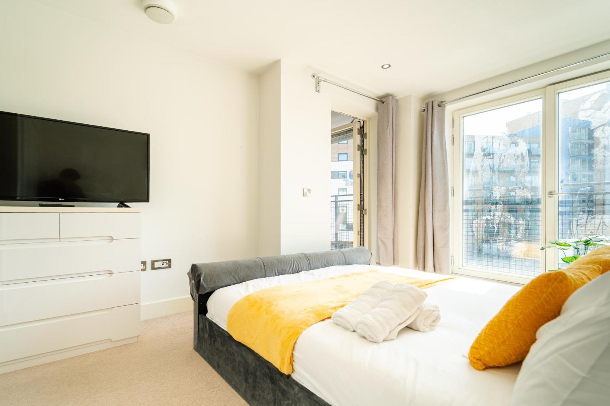 Luxury Greenwich 2Bed 2Bath Apt - Sleep 6 Guest- 1 Min From Station - Close To Greenwich Maritime- Playstation Provided London Exterior photo